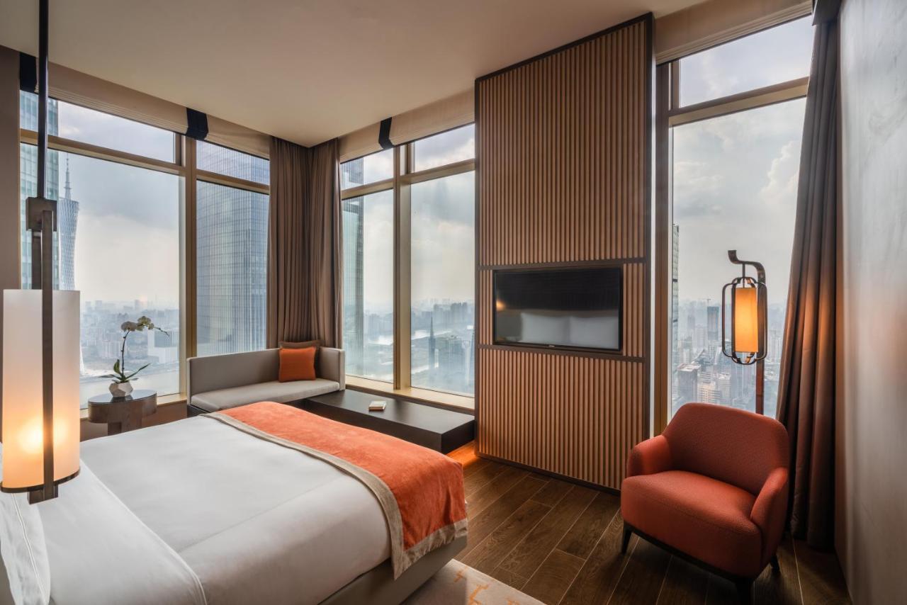 Jumeirah Guangzhou-Complimentary Shuttle Bus To Canton Fair Complex Exteriör bild